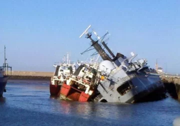 Un destructor se está yendo a pique Un destructor se está yendo a pique