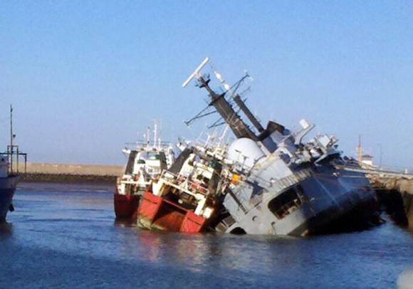 Un destructor se está yendo a pique Un destructor se está yendo a pique