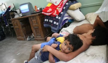 Evacuados, el drama entre los bancos y los pizarrones Evacuados, el drama entre los bancos y los pizarrones