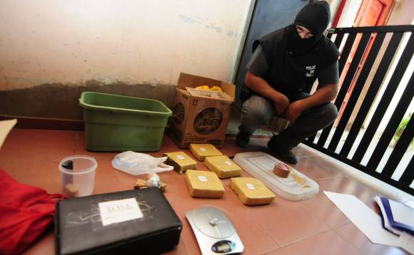 Madre e hija detenidas por 5,550 kilos de marihuana Madre e hija detenidas por 5,550 kilos de marihuana