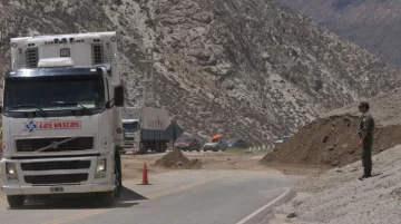 Vuelve a cortarse la ruta a Chile por Mendoza Vuelve a cortarse la ruta a Chile por Mendoza