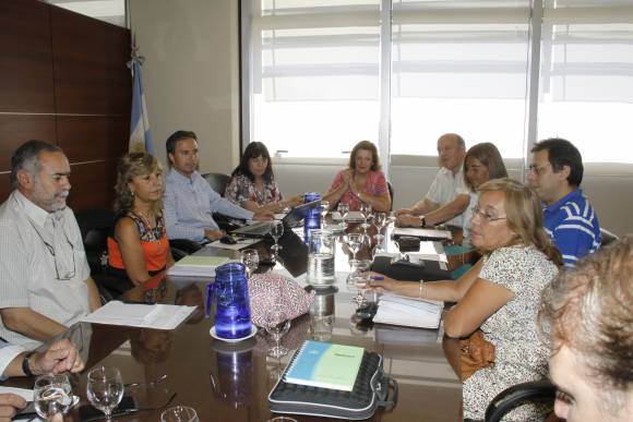 Gobierno ofreció un aumento del 23% a docentes Gobierno ofreció un aumento del 23% a docentes