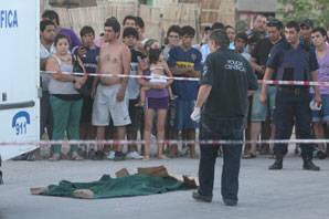 Por una travesura, un niño fue aplastado por un camión� Por una travesura, un niño fue aplastado por un camión�