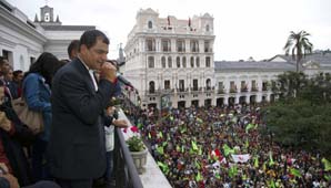 Rafael Correa festeja: “A esta revolución no la para nadie” Rafael Correa festeja: “A esta revolución no la para nadie”