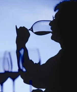 Jóvenes y el vino: mucho que hacer Jóvenes y el vino: mucho que hacer