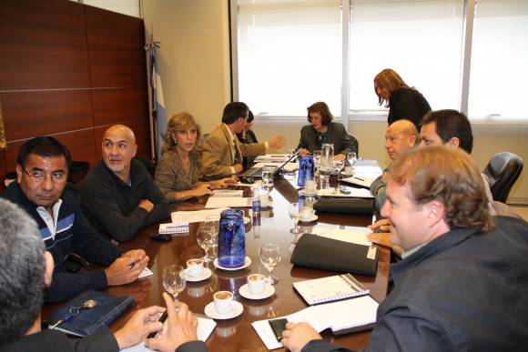 Los docentes aceptaron el 24% de aumento salarial Los docentes aceptaron el 24% de aumento salarial