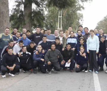 Festejo con cambio de fecha, en honor a bomberos locales Festejo con cambio de fecha, en honor a bomberos locales
