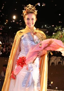 De candidata en la Fiesta del Sol a reina caucetera De candidata en la Fiesta del Sol a reina caucetera