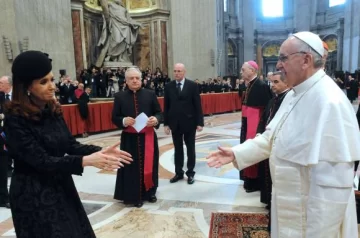 Emoción y lágrimas de CFK en el saludo Emoción y lágrimas de CFK en el saludo