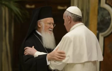 Cita histórica con líder de católicos ortodoxos Cita histórica con líder de católicos ortodoxos