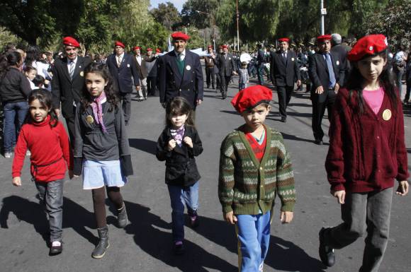Los chicos encabezaron el desfile Los chicos encabezaron el desfile