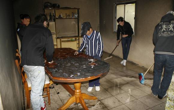 Un incendio, 2 quemados y 2 baleados en una pelea barrial Un incendio, 2 quemados y 2 baleados en una pelea barrial