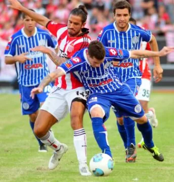 En La Plata, el empate no le sirvió a ninguno de los dos En La Plata, el empate no le sirvió a ninguno de los dos