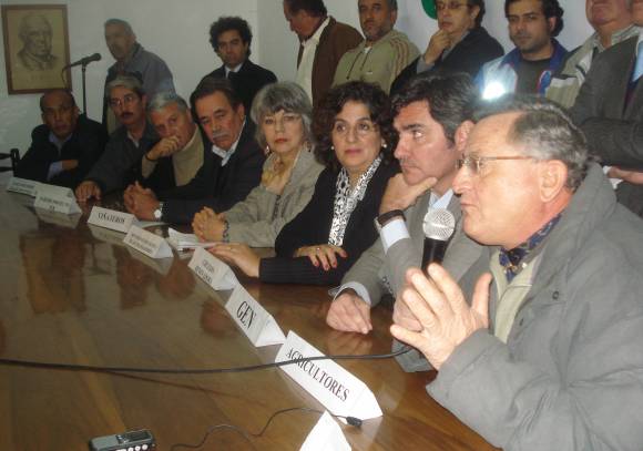 Un grupo opositor rechaza formar una alianza única Un grupo opositor rechaza formar una alianza única