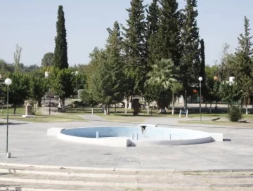 9 de Julio: desapareció la plaza y ya hacen la nueva 9 de Julio: desapareció la plaza y ya hacen la nueva