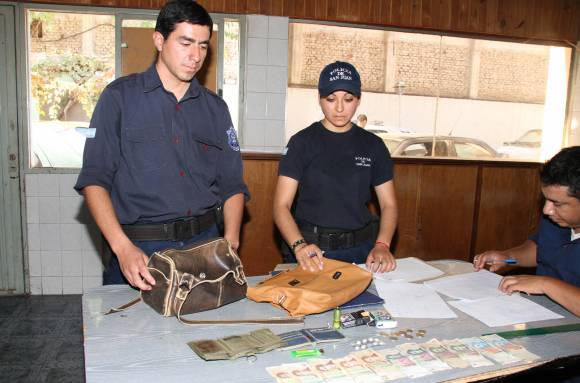 Una ‘motochorra’ de 14 años cae tras un doble arrebato Una ‘motochorra’ de 14 años cae tras un doble arrebato
