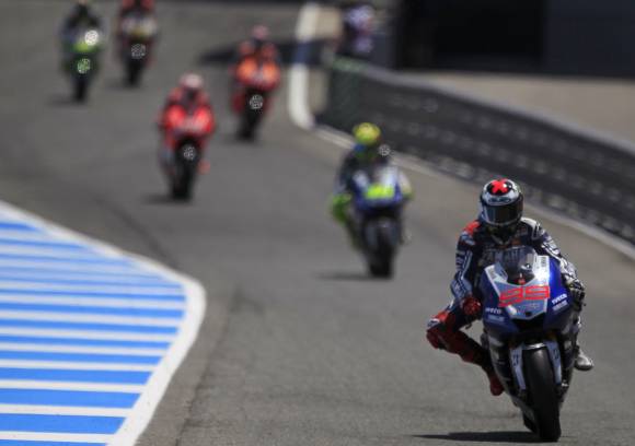 Tandas copadas por los locales Tandas copadas por los locales