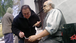 Así fue la reconstrucción de la estatua de Sarmiento Así fue la reconstrucción de la estatua de Sarmiento