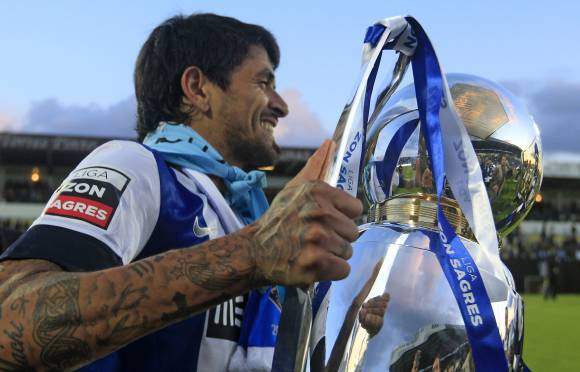 Porto fue campeón con gol de Lucho González Porto fue campeón con gol de Lucho González