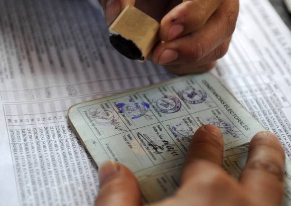 Padrón: ahora dejan votar aunque la foto no coincida Padrón: ahora dejan votar aunque la foto no coincida