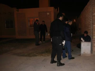 Mató a su mujer y obligó a su hijo a limpiar la sangre Mató a su mujer y obligó a su hijo a limpiar la sangre