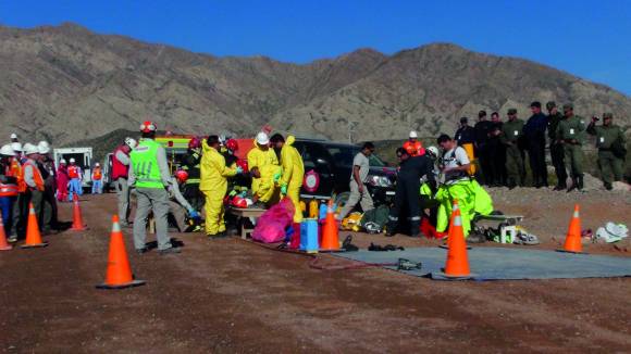 Simularon un derrame de cianuro para entrenarse Simularon un derrame de cianuro para entrenarse