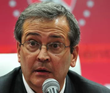 “Racing jugó para atrás” “Racing jugó para atrás”