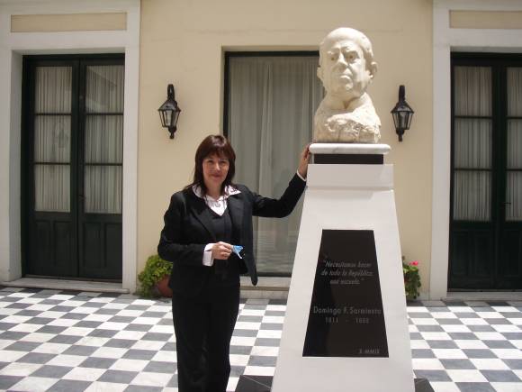 Tan lejos, tan cerca Tan lejos, tan cerca