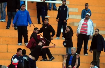 La violencia le ganó al fútbol La violencia le ganó al fútbol