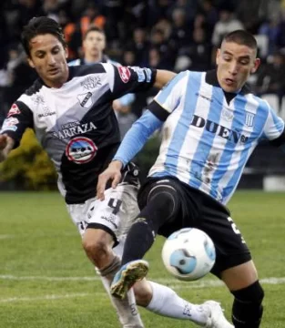 Racing, de la mano de sus pibes Racing, de la mano de sus pibes