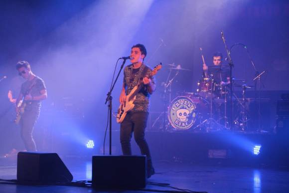 El trío punk a la máxima potencia El trío punk a la máxima potencia