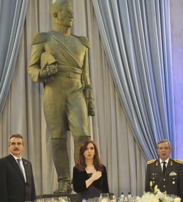 Aumento de 24% para las Fuerzas Armadas Aumento de 24% para las Fuerzas Armadas