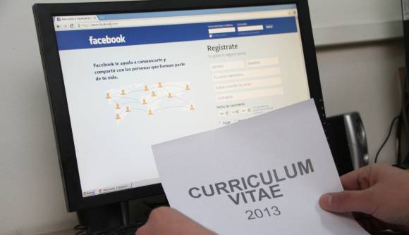 Ahora revisan el Facebook antes de contratar gente Ahora revisan el Facebook antes de contratar gente