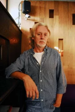 Con tres al hilo Con tres al hilo