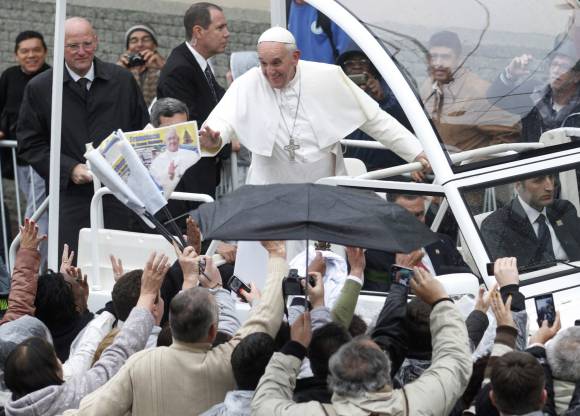 El Papa promete a los fieles volver a Aparecida en 2017 El Papa promete a los fieles volver a Aparecida en 2017