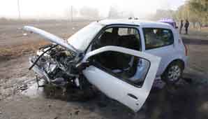 Grave choque frontal entre dos autos en Las Chacritas Grave choque frontal entre dos autos en Las Chacritas