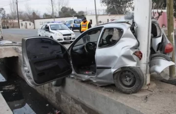 Joven grave por un choque impresionante en Chimbas Joven grave por un choque impresionante en Chimbas