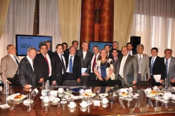 Intendentes firmarán inicio de obra del programa Más Cerca Intendentes firmarán inicio de obra del programa Más Cerca