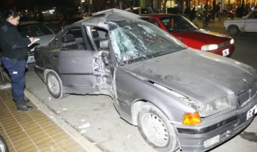 Chocó y abandonó un BMW Chocó y abandonó un BMW