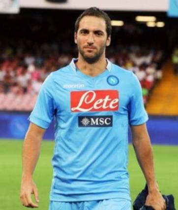 Higuaín hizo su primer gol en Nápoli Higuaín hizo su primer gol en Nápoli