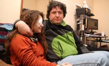 Operan a la alumna para intentar recuperar su ojo Operan a la alumna para intentar recuperar su ojo