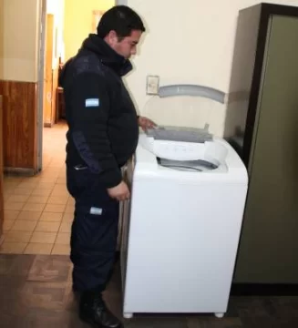 Tres detenidos por robar un lavarropas Tres detenidos por robar un lavarropas