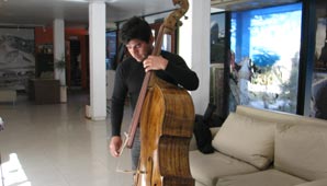 Por primera vez, premiarán un concurso internacional con un contrabajo sanjuanino Por primera vez, premiarán un concurso internacional con un contrabajo sanjuanino