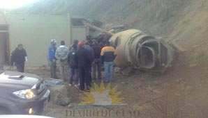 Milagro: cayeron a un precipicio de 80 metros y se salvaron Milagro: cayeron a un precipicio de 80 metros y se salvaron