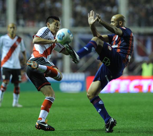 San Lorenzo derrotó a River con un polémico penal San Lorenzo derrotó a River con un polémico penal