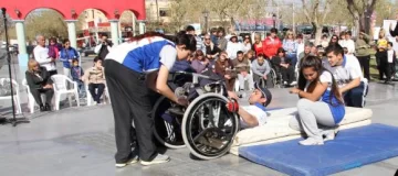 Subir solos a la silla, prueba superada por los paralíticos Subir solos a la silla, prueba superada por los paralíticos