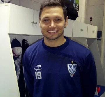 Lanús y Vélez buscan dar el primer golpe Lanús y Vélez buscan dar el primer golpe