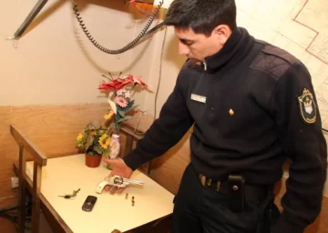 Cometen 2 asaltos, fugan a los tiros, balean a uno y caen Cometen 2 asaltos, fugan a los tiros, balean a uno y caen