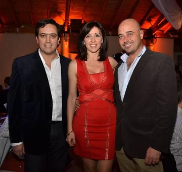 Triplete cumpleañero de cuarenta Triplete cumpleañero de cuarenta