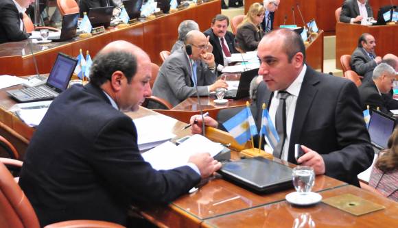 Tibio reclamo de opositores por la agenda a debatir Tibio reclamo de opositores por la agenda a debatir